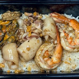 ข้าวทะเลผัดกระเทียม