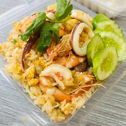 ข้าวผัดทะเลจานใหญ่