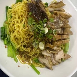 golee megew โกลี หมี่เกี๊ยว ข้าวมันไก่