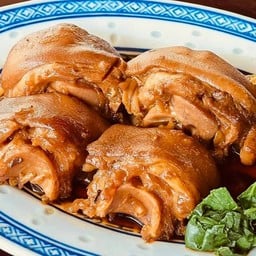 คา จัก  豬蹄中段