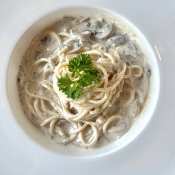 สปาเกตตีครีมซอสเห็ดทรัพเฟิล