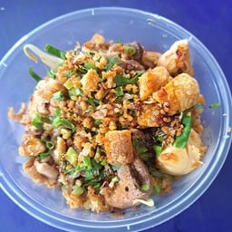 เจ๊ติ่ง ก๋วยเตี๋ยวหมูน้ำตก