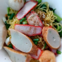 บะหมี่เครื่อง