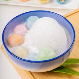 บัวลอยมีใส้น้ำแข็งใส