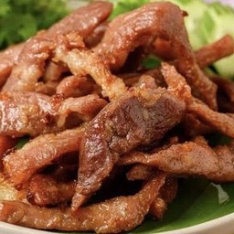 หมูแดดเดียวทอดชุดใหญ่ 3 ขีด +ข้าวเหนียว 2 ห่อ  มีน้ำจิ้มแจ่วให้