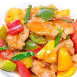 หมู/ไก่ ผัดเปรี้ยวหวาน (Stir-fried sweet and sour pork/chicken)