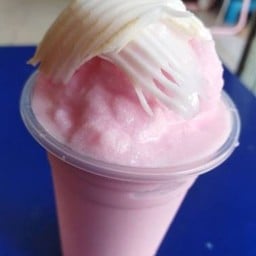 นมชมพูมะพร้าวปั่น