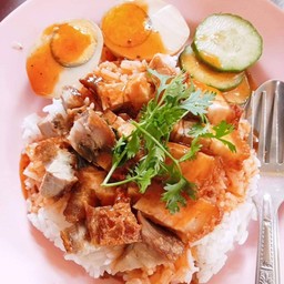ข้าวหมูกรอบ