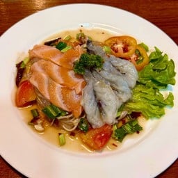 ตำเส้นเล็กแซลมอน+กุ้ง