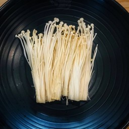 เห็ดเข็มทอง