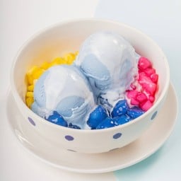 ไอศกรีมกะทิสดอัญชันใส่เครื่อง