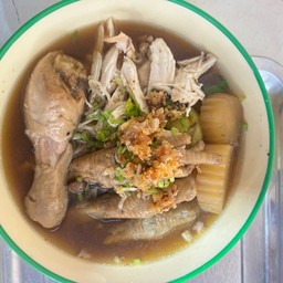 ก๋วยเตี๋ยวไก่ตุ๋น