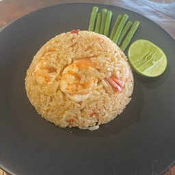 ข้าวผัดน้ำพริกกุ้งสด