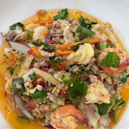 ยำสุ้นเส้นรวมมิตร