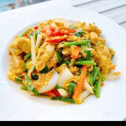 ทะเลผัดผงกะหรี่ กุ้ง หมึก