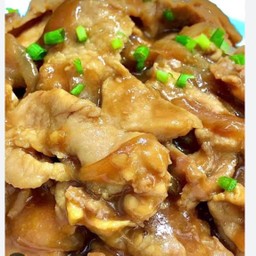 ข้าว หมูชิ้นผัดน้ำมันหอย