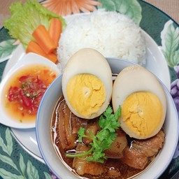 ข้าวไข่พะโล้สูตรอาม่า