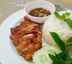 ข้าวไก่ย่างน้ำจิ้มแจ่ว