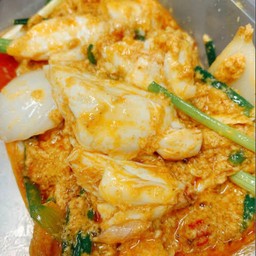 เนื้อปูก้อนผัดผงกะหรี่