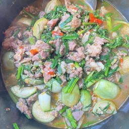 แกงอ่อมเนื้อใส่ผักชีลาว