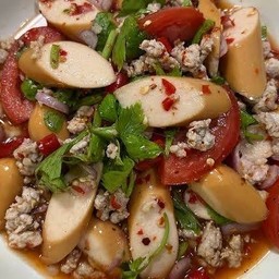 ยำไส้กรอกหมูสับ