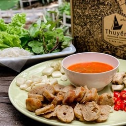 แหนมเนืองชุด 5 ไม้