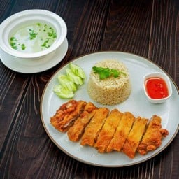 ข้าวมันไก่ทอด(พิเศษ)