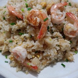 ข้าวผัดกุ้งฟรีไข่ดาว
