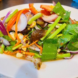 ยำคอหมูย่าง