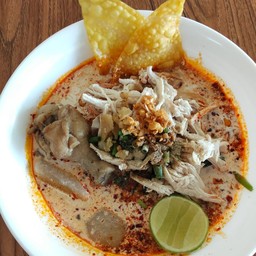 น้ำตก  น้ำใส ต้มยำ
