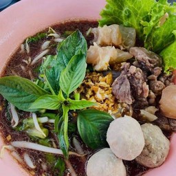 ก๋วยเตี๋ยวเนื้อสด-ลูกชิ้น