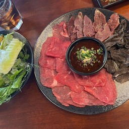 ซอยจุ รวมชุดผักลาบ