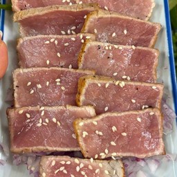 ชุดใหญ่ ก้อยเนื้อ + ซอยจุ๊ + ต้มแซ่บเนื้อเปื่อย +เสือร้องไห้ +คอหมูย่าง +ลาบหมู +ลาบเป็ด + น้ำตกเนื้อ +ไก่ย่าง +ตำปลาร้า + ตำป่า + ข้าวเหนียว 5 + ขนมจีน 2