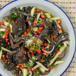 ยำมะม่วงปูจืด