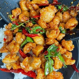 ข้าวกะเพรากากหมู