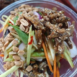 ยำมะม่วงปลากรอบ