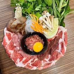 ยำแซ่บนัว  ส้มตำ แซ่บนัว ครัวอีสาน