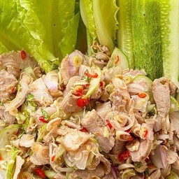 พล่าหมูมะนาว