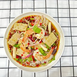 ยำขนมจีนกุ้งสดหมูยอ