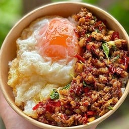 ข้าวไข่กระเพราหมูสับ