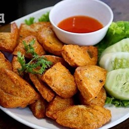 หมูยอพริกไทยดำทอด กับข้าว