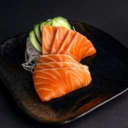โปรโมชั่น Salmon sashimi 100 g. แถม ซีฟู้ดรสเด็ด