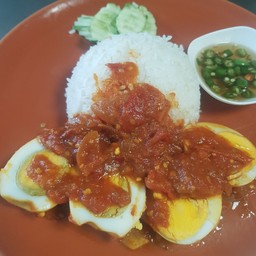 ข้าวราดแกงไข่ต้ม