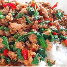 กระเพราหมูสับ