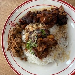 ข้าวหน้าหมูตุ๋น+ซี่โครงหมูน้ำผึ้ง