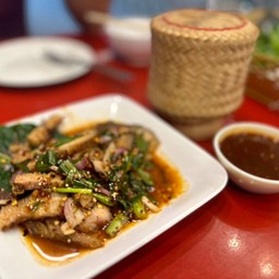 น้ำตกคอหมู