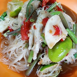 ตำเส้นเล็กหมูยอตีนไก่ปลาร้า