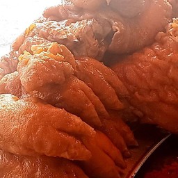 ข้าวขาหมูเฮียแผ่กั่งบ๊วย