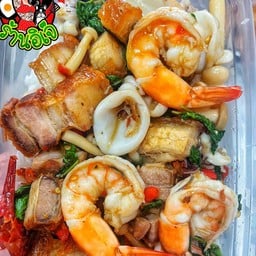 ข้าวผัดกะเพรากุ้ง+หมูกรอบ