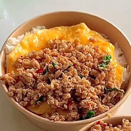 ข้าวหน้าไข่ข้น+กะเพราหมูสับ